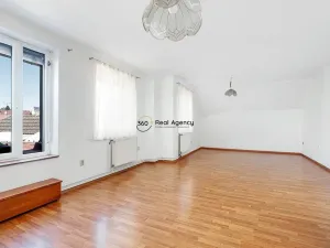 Prodej obchodního prostoru, Kamenice nad Lipou, Masarykova, 390 m2