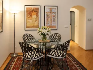Pronájem bytu 3+1, Praha - Nové Město, Odborů, 80 m2