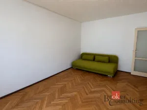 Pronájem bytu 1+1, Karlovy Vary, Sládkova, 35 m2