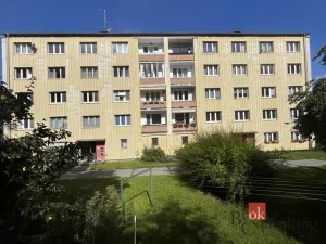 Pronájem bytu 1+1, Karlovy Vary, Sládkova, 35 m2