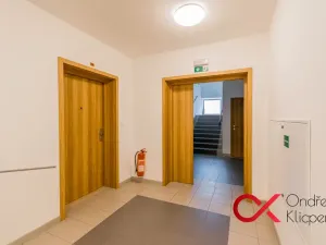 Pronájem bytu 2+kk, Milovice, Kaštanová, 44 m2