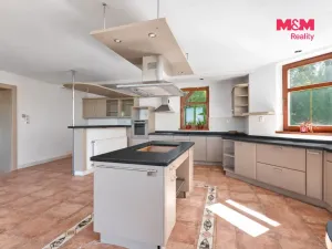 Prodej rodinného domu, Dlouhý Most, 372 m2