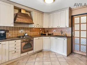 Prodej komerční nemovitosti, Říčany, Kozinova, 300 m2