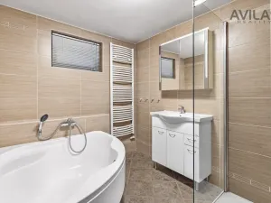 Prodej komerční nemovitosti, Říčany, Kozinova, 300 m2