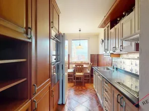 Prodej bytu 3+1, Praha - Troja, Mazurská, 74 m2