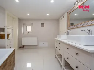 Prodej chalupy, Lužná, Masarykovo nám., 165 m2