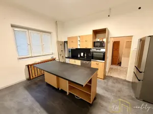 Prodej rodinného domu, Dubí - Pozorka, K. Čapka, 150 m2
