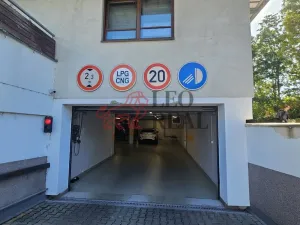 Pronájem garážového stání, Praha - Hostivař, Švehlova, 18 m2