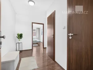 Prodej bytu 2+kk, Praha - Kobylisy, Famfulíkova, 43 m2