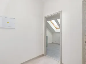 Pronájem bytu 1+kk, Praha - Vršovice, Košická, 30 m2