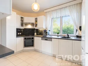 Prodej rodinného domu, Praha - Suchdol, Armádní, 342 m2