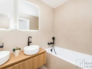 Prodej bytu 3+kk, Praha - Holešovice, Komunardů, 90 m2
