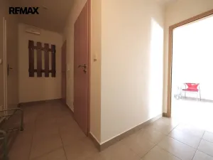 Pronájem bytu 1+1, Nupaky, U Školky, 50 m2