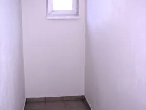 Pronájem bytu 1+1, Nupaky, U Školky, 50 m2