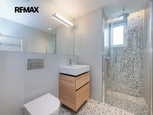 Prodej bytu 1+kk, Praha - Radlice, U Komína, 38 m2