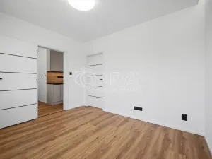 Prodej bytu 2+1, Strakonice - Strakonice II, Bezděkovská, 42 m2