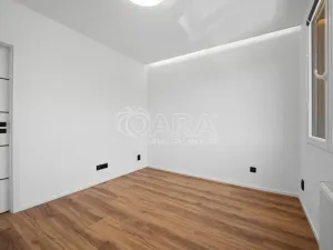 Prodej bytu 2+1, Strakonice - Strakonice II, Bezděkovská, 42 m2