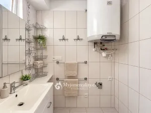 Prodej bytu 2+kk, Znojmo - Oblekovice, Oblekovická, 60 m2