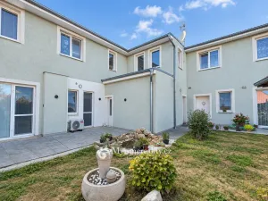 Prodej bytu 2+kk, Znojmo - Oblekovice, Oblekovická, 60 m2