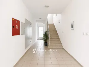 Prodej bytu 2+kk, Znojmo - Oblekovice, Oblekovická, 60 m2