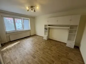 Pronájem bytu 3+1, Praha, V rovinách, 82 m2