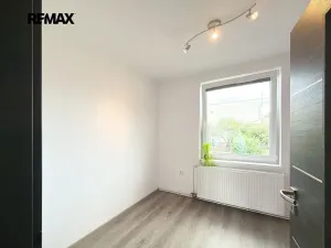 Prodej bytu 4+1, Deštná, U hřiště, 86 m2