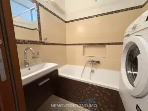 Pronájem bytu 2+1, Znojmo, Bolzanova, 60 m2