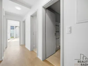 Pronájem bytu 2+kk, Hradec Králové, Na Střezině, 62 m2