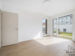 Pronájem bytu 2+kk, Hradec Králové, Na Střezině, 62 m2