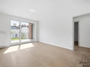 Pronájem bytu 2+kk, Hradec Králové, Na Střezině, 62 m2