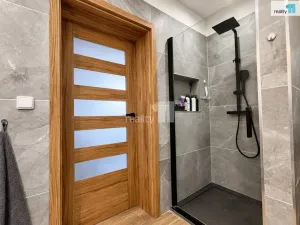 Prodej rodinného domu, Vinary, 114 m2