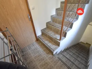 Pronájem bytu 2+1, Karlovy Vary, Modenská, 56 m2