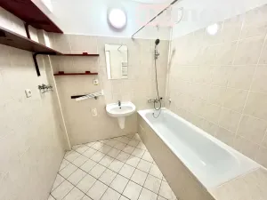 Pronájem bytu 2+kk, Hradec Králové, třída Edvarda Beneše, 48 m2