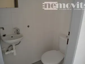 Prodej kanceláře, Jesenice, Nákupní, 21 m2