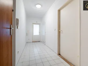 Prodej bytu 2+kk, Praha - Zbraslav, Pod Havlínem, 59 m2