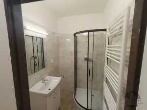 Pronájem bytu 2+kk, Praha - Smíchov, Plzeňská, 22 m2