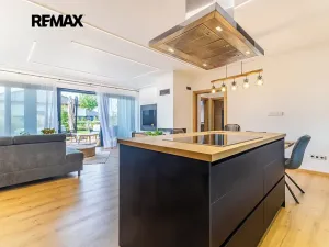 Prodej rodinného domu, Černuc, 180 m2