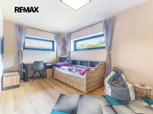 Prodej rodinného domu, Černuc, 180 m2
