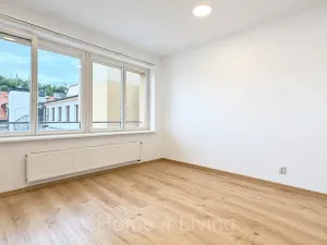 Pronájem bytu 3+kk, Praha - Karlín, Pod výtopnou, 70 m2