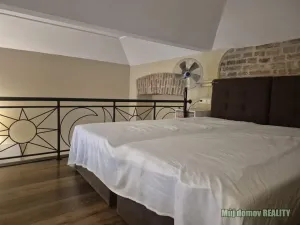 Pronájem bytu 1+kk, Praha - Karlín, Křižíkova, 37 m2