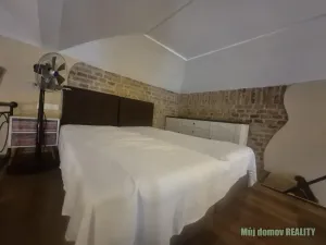 Pronájem bytu 1+kk, Praha - Karlín, Křižíkova, 37 m2