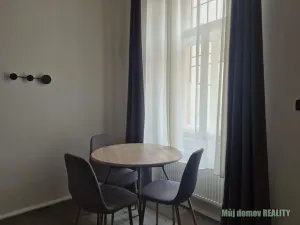 Pronájem bytu 1+1, Praha - Karlín, Křižíkova, 40 m2