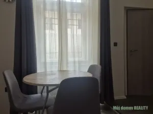 Pronájem bytu 1+1, Praha - Karlín, Křižíkova, 40 m2