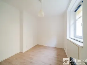 Pronájem bytu 2+1, Praha - Holešovice, Stupkova, 41 m2