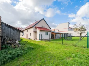 Prodej činžovního domu, Chlumec nad Cidlinou - Chlumec nad Cidlinou I, Klicperovo náměstí, 700 m2