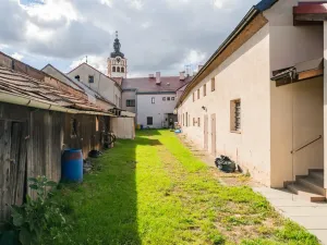 Prodej činžovního domu, Chlumec nad Cidlinou - Chlumec nad Cidlinou I, Klicperovo náměstí, 700 m2