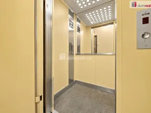Prodej bytu 2+1, Karlovy Vary - Drahovice, Anglická, 59 m2