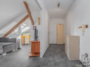 Prodej bytu 2+kk, Ivančice, Tovární, 53 m2