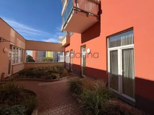 Pronájem bytu 2+kk, Praha, U Kamýku, 55 m2