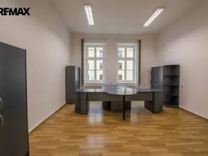 Pronájem kanceláře, Hradec Králové, Československé armády, 60 m2